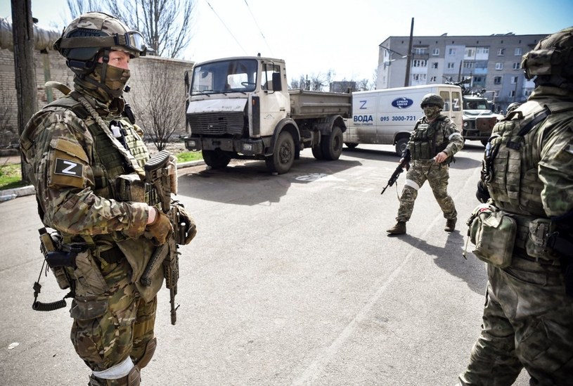 Jak podaje SBU, wielu rosyjskich żołnierzy chce zakończyć służbę w Ukrainie z końcem maja. Zdjęcie ilustracyjne /ALEXANDER NEMENOV /AFP
