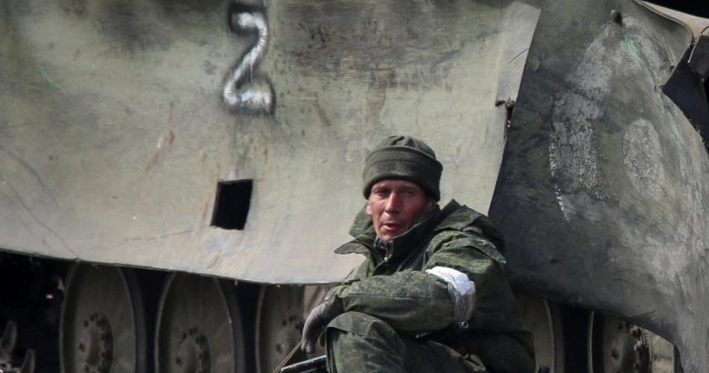 Jak podało na początku maja ukraińskie dowództwo, rosyjska armia na odcinku bachmuckim ma 25 tys. żołnierzy, 60 czołgów, 450 transporterów opancerzonych i 150 dział artyleryjskich) /CHINGIS KONDAROV / Reuters /© 2023 Reuters