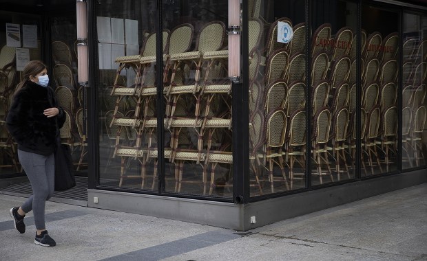 Jak Polacy oceniają przedsiębiorców otwierających biznesy wbrew zakazom? Zapytaliśmy! [SONDAŻ]