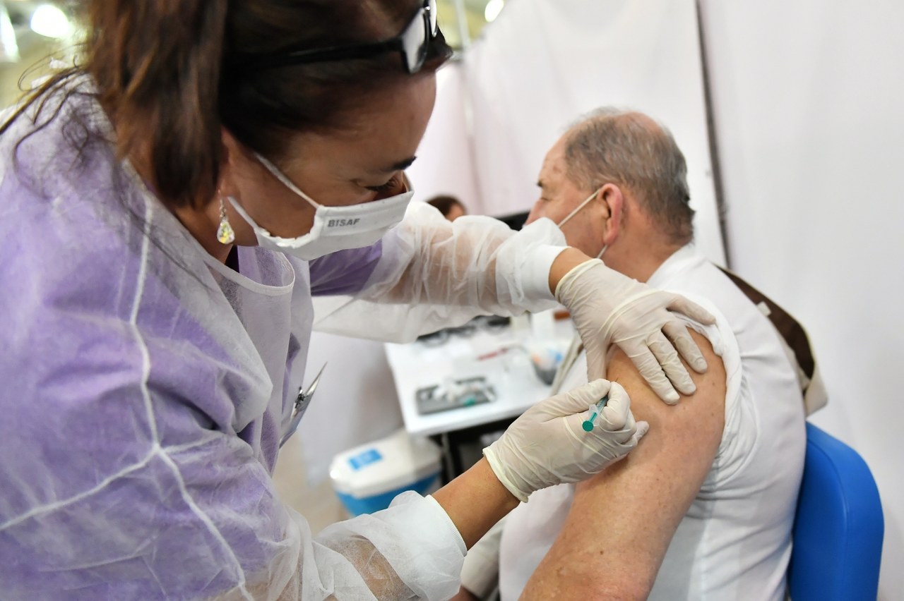 Jak Polacy oceniają system rejestracji na szczepienia przeciw Covid-19? Sondaż dla RMF FM i "DGP"