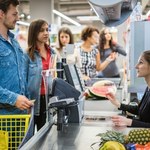 Jak Polacy reagują na kolejki w sklepach? Oto wyniki badania