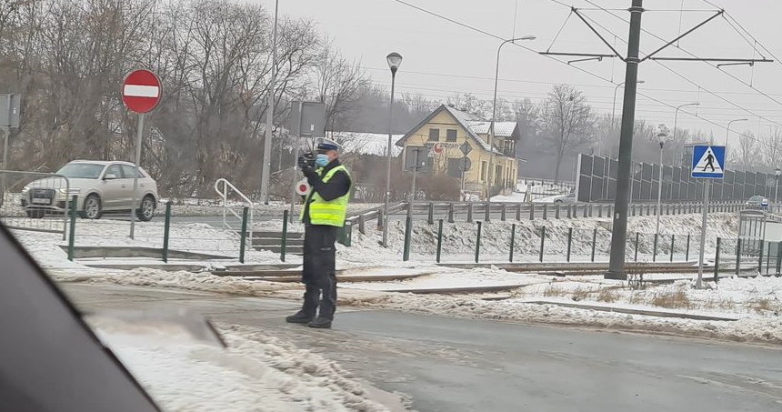 Jak policyjne mierniki działają podczas mrozów? /INTERIA.PL