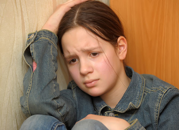 Jak pomóc dziecku w stresie? /123RF/PICSEL