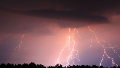 Jak powstają burze w Tatrach. Tłumaczy prof. Markowicz, fizyk atmosfery