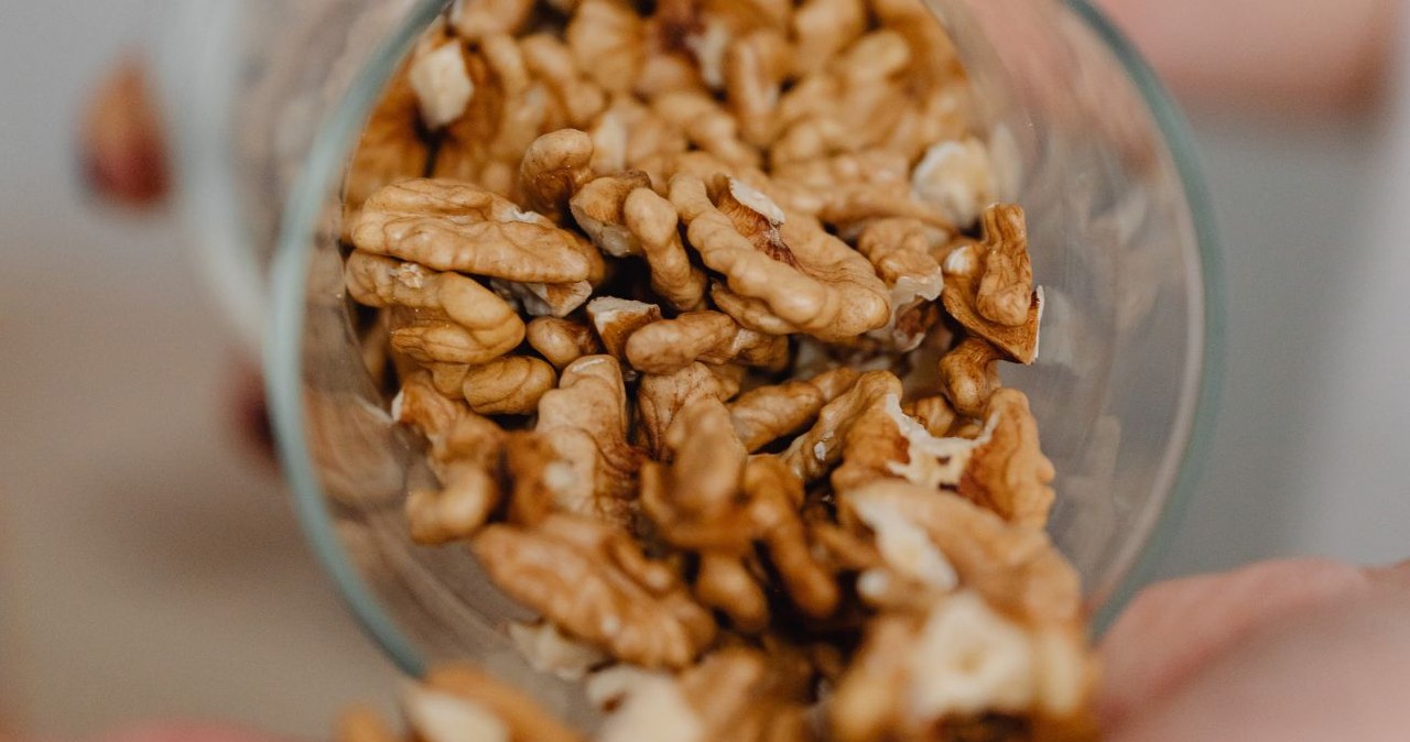 Jak pozbyć się goryczy z orzechów włoskich? /Karola G /Canva Pro