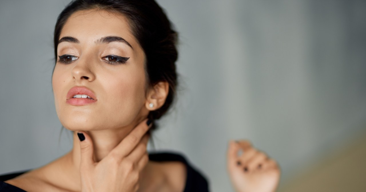 Jak pozbyć się podwójnego podbródka? /123RF/PICSEL