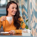 Jak poznać ambiwertyka? Kim jest osoba, która łączy cechy introwertyka i ekstrawertyka