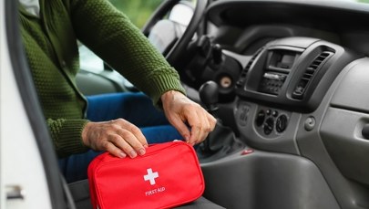 Jak prawidłowo skompletować apteczkę samochodową?