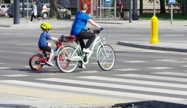 Jak przejeżdżać rowerem przez ulicę? Nie każdy zna przepisy