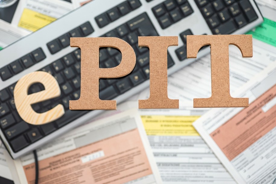 Jak przekazać 1,5 proc. podatku dla OPP? /Arkadiusz Ziółek /East News