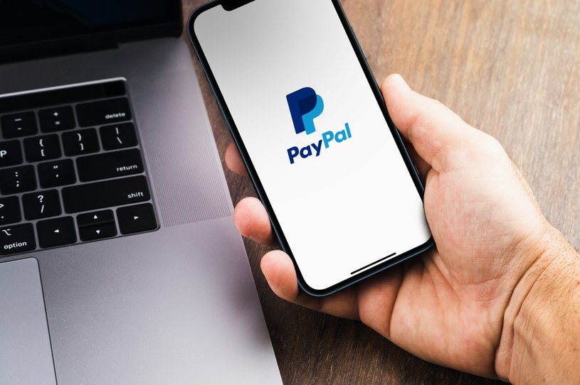 Jak przelać pieniądze z PayPal na konto bankowe? Na to należy zwrócić uwagę. /123rf.com /123RF/PICSEL