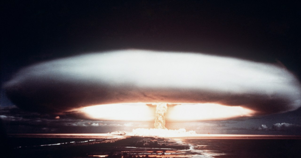 Jak przetrwać wojnę nuklearną? /AFP