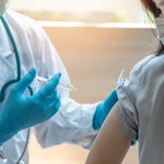 Jak przygotować się do szczepienia przeciw COVID-19? 12 rad od ekspertów