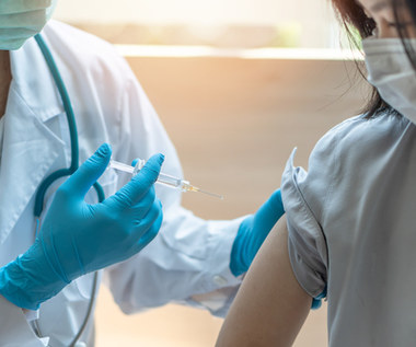 Jak przygotować się do szczepienia przeciw COVID-19? 12 rad od ekspertów