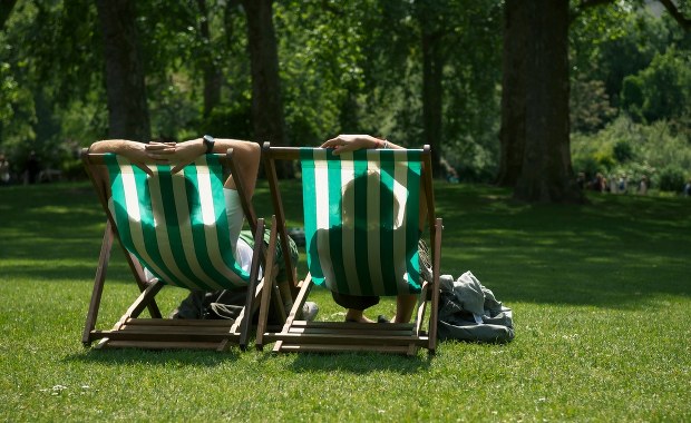 Jak przygotować skórę do opalania?