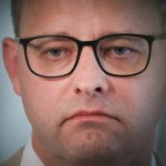 Jak Romanowski opuścił Węgry? Magyar mówi o "znakach"