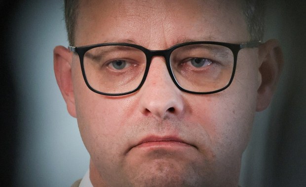 Jak Romanowski opuścił Węgry? Magyar mówi o "znakach"