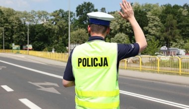 Jak rozmawiać z policjantem, by dostać pouczenie zamiast mandatu?