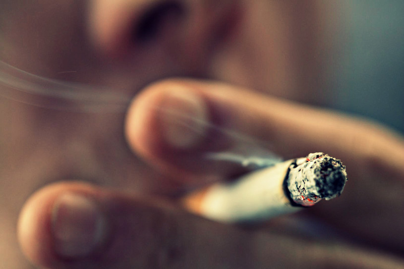 Jak rzucić palenie tak, aby nie wrócić już do nałogu? /123RF/PICSEL
