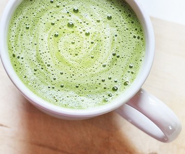 Jak schudnąć za pomocą herbaty matcha i mleka?