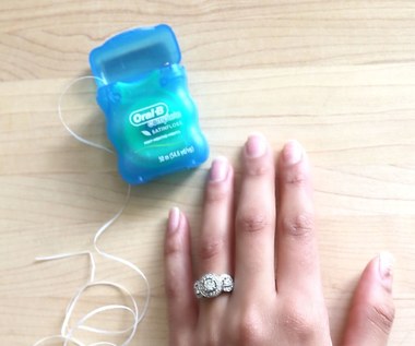 Jak ściągnąć pierścionek ze spuchniętego palca?