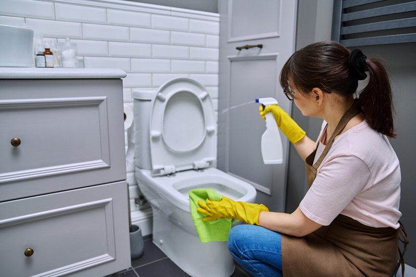 Jak skutecznie wyczyścić łazienkę za pomocą domowego preparatu? /Pixel