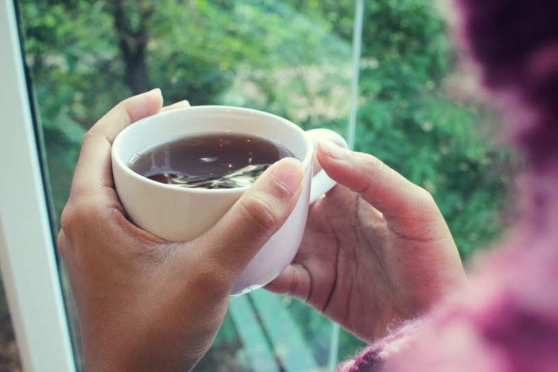 Jak smakuje herbata wędzona i jakie ma właściwości? Sprawdzamy /123RF/PICSEL