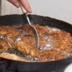 Jak smażyć kotlety mielone, żeby nie ociekały tłuszczem? Prosty trik na chrupiące i lekkie mielone
