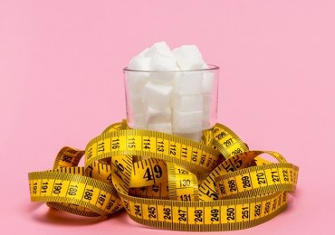 Jak sprawdzić, ile łyżeczek cukru jest w jedzeniu?