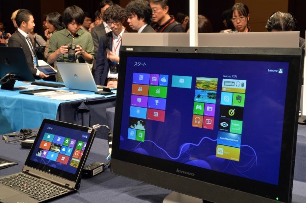 Jak sprzedaje się Windows 8? Mogło być lepiej... /AFP