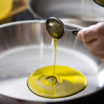 Jak stosować w kuchni oliwę z oliwek?