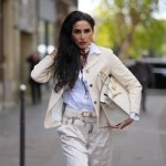 Jak stworzyć drogi look za pomocą jednego elementu? Sekret tkwi w białych spodniach