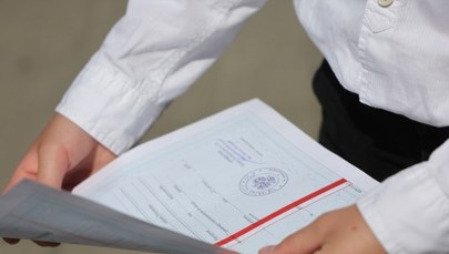 Jak świadectwo z paskiem wpływa na rekrutację? Oto najważniejsze informacje!