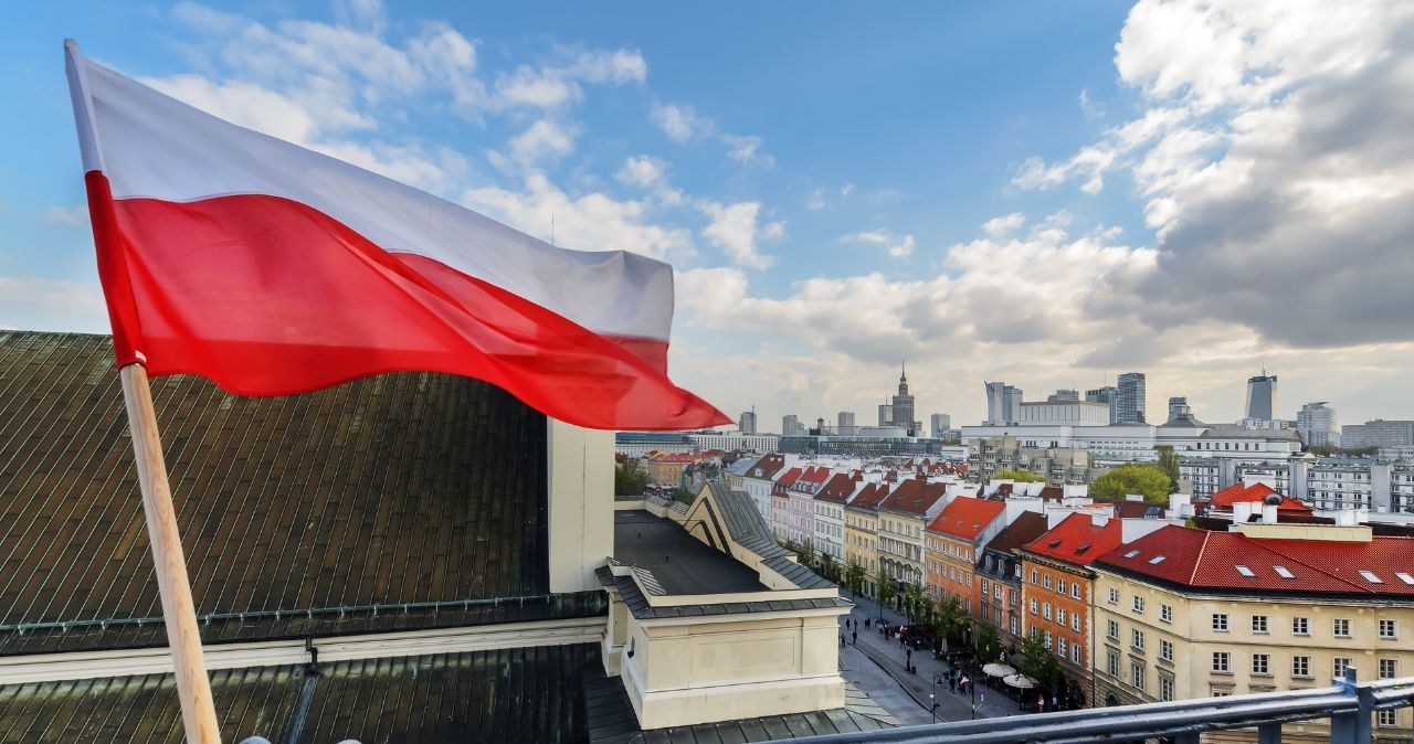 Jak świętować Dzień Flagi 2 Maja? /adobestock /INTERIA.PL