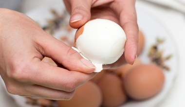 Jak szybko obrać jajka? Tego patentu możesz nie znać
