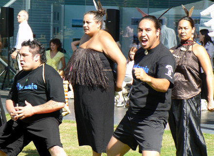 Jak tańczą Maorysi? /materiały programowe