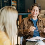 Jak terapia psychodynamiczna pomaga zrozumieć siebie i poprawić relacje? Ekspertka wyjaśnia!