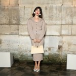 Jak ubrać się na świąteczny obiad w pierwszy dzień Wielkanocy? Postaw na maślany żółty!