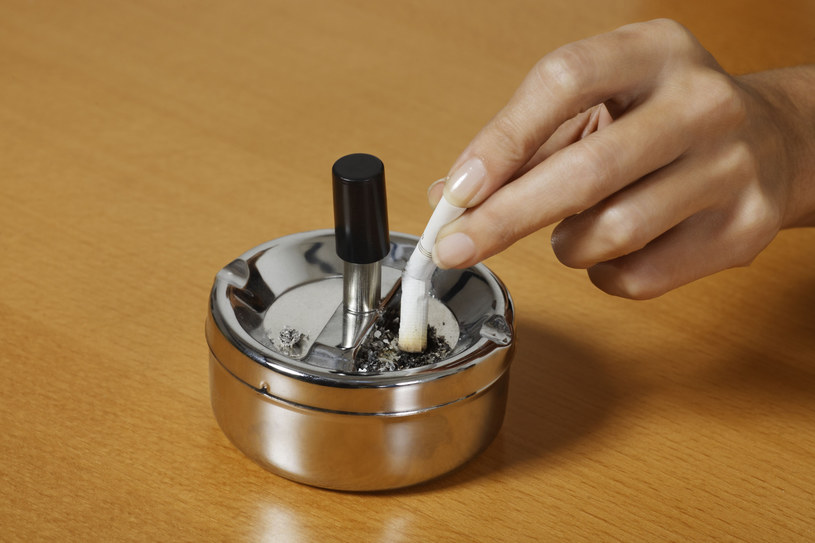 Jak ułatwić sobie rzucanie palenia? /123RF/PICSEL