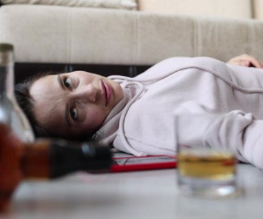 Jak uporać się z kacem? Niezawodne sposoby na syndrom dnia następnego