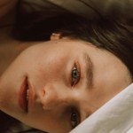 Jak uratować zbyt mocno wyregulowane brwi? Plan regeneracji krok po kroku