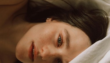 Jak uratować zbyt mocno wyregulowane brwi? Plan regeneracji krok po kroku