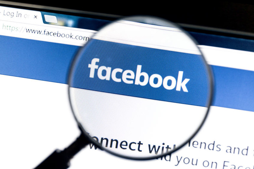 Jak usunąć konto na Facebooku? /123RF/PICSEL