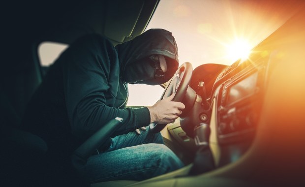 Jak utrudnić złodziejowi kradzież auta? Radzi policyjny specjalista