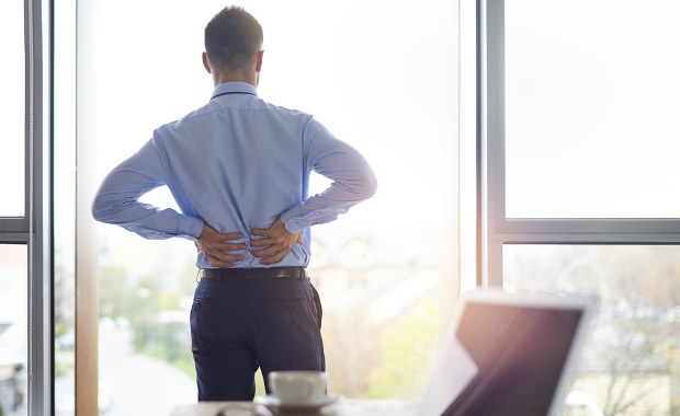 Jak utrzymać powakacyjną formę? Rady dla pracujących przy biurku