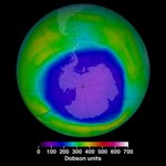 Jak walka z dziurą ozonową schłodziła klimat