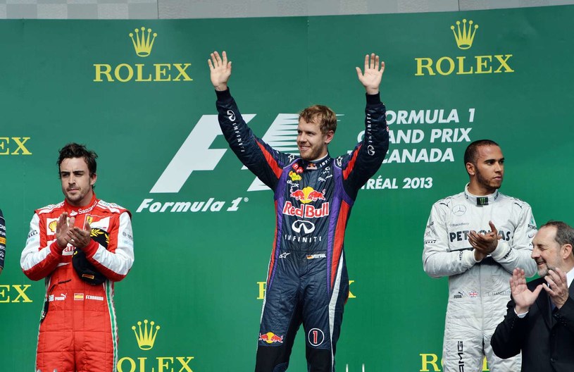 Jak widać, nie wszystkim podobają się zwycięstwa Vettela /AFP