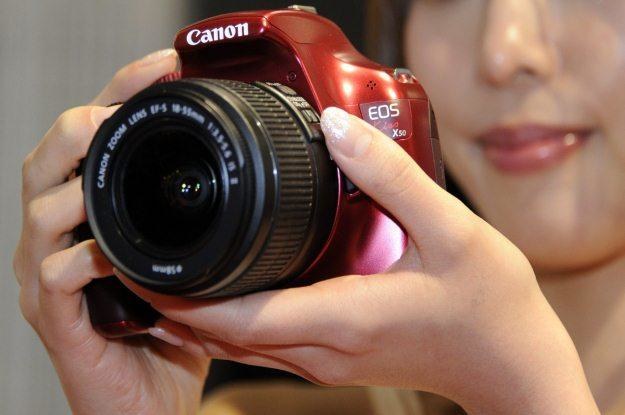 Jak wielki wpływ na Canona będzie miał kataklizm w Japonii? /AFP