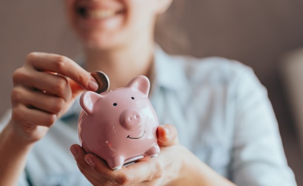 Jak wprowadzić młodzież w świat oszczędzania i budżetowania?