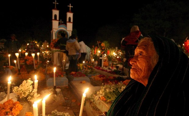 Jak wspomina się zmarłych w innych kulturach?  